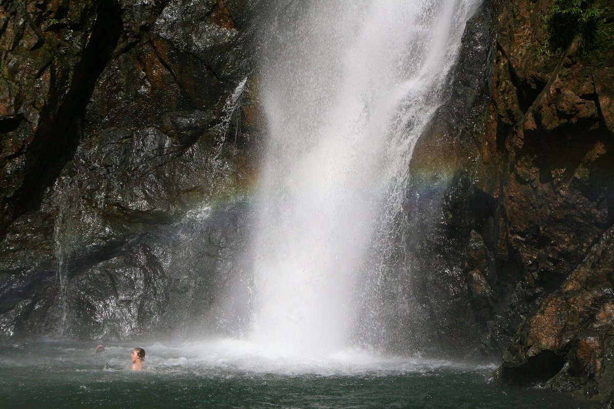 nakawaga waterfall